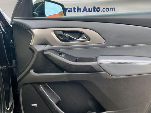 Used 2020 Chevrolet Traverse LT w/ LT Premium Package image 31