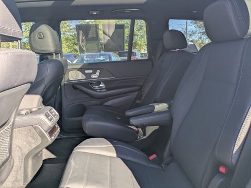 Used 2021 Mercedes-Benz GLS 450 4MATIC image 15