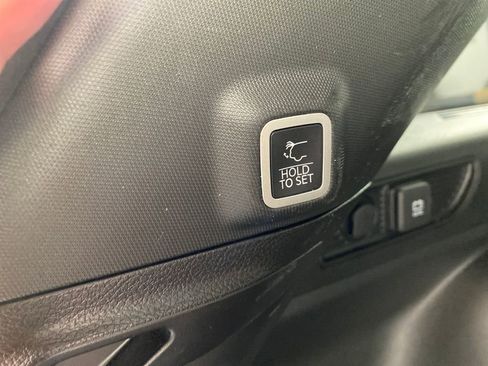 Used 2023 Jeep Grand Cherokee Altitude image 31