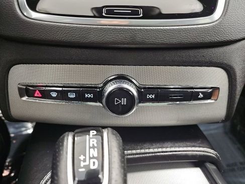 Used 2019 Volvo XC90 T5 R-Design w/ Advanced Package image 25