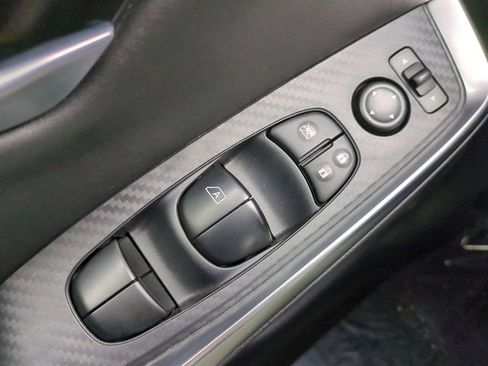 Used 2025 Nissan Sentra SR FWD image 22