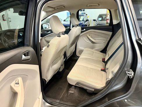 Used 2019 Ford Escape SE image 10