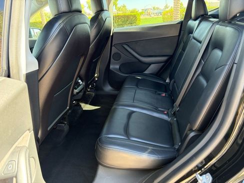 Used 2021 Tesla Model Y Long Range image 10