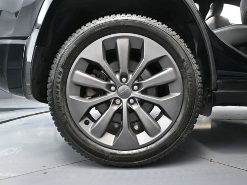 Used 2020 Jeep Cherokee High Altitude image 17