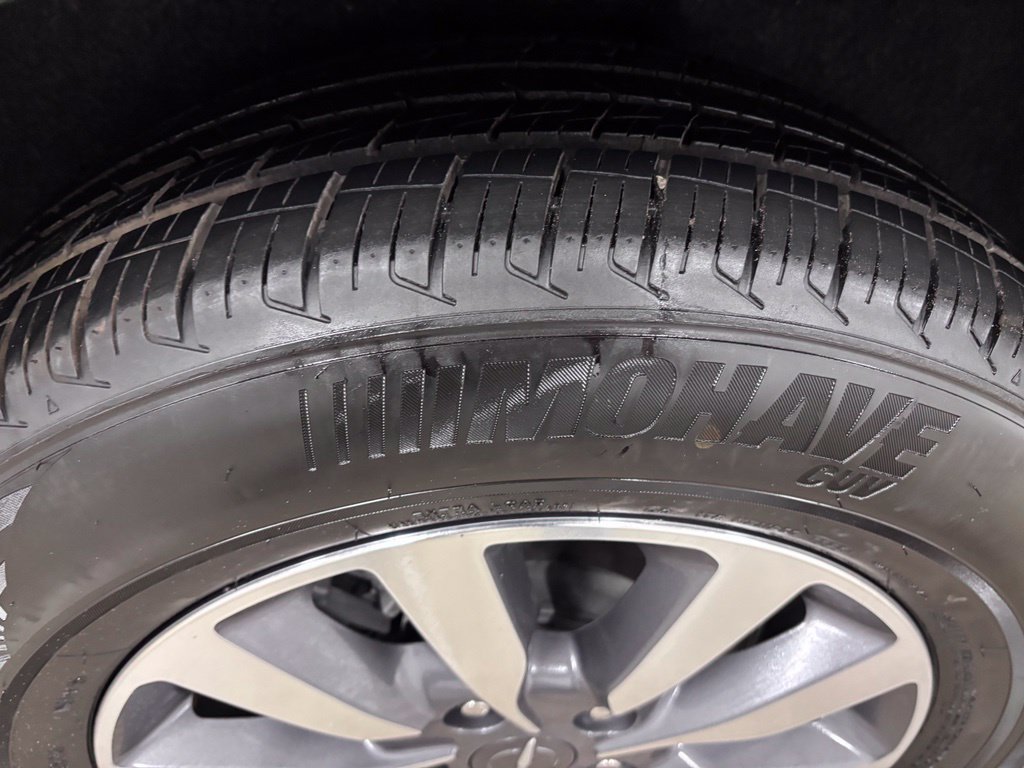 Used 2024 Chrysler Pacifica Limited FWD image 7