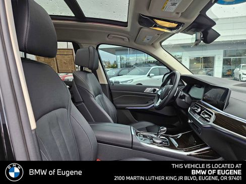 Used 2019 BMW X7 xDrive50i w/ Premium Package AWD/4WD image 11