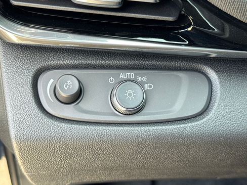Used 2026 Buick Envista Sport Touring w/ Convenience I Package FWD image 30