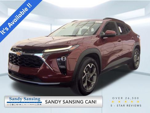 Used 2024 Chevrolet Trax LT FWD image 1