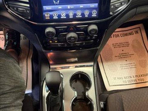 Certified 2019 Jeep Grand Cherokee Laredo AWD/4WD image 37