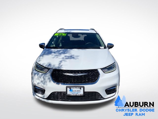Used 2023 Chrysler Pacifica Limited FWD image 8