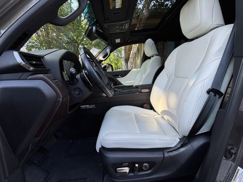 Used 2022 Lexus LX 600 4WD w/ Accessory Package (Z1) image 10