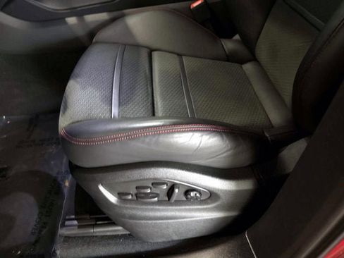 Certified 2025 Porsche Cayenne GTS AWD/4WD image 21
