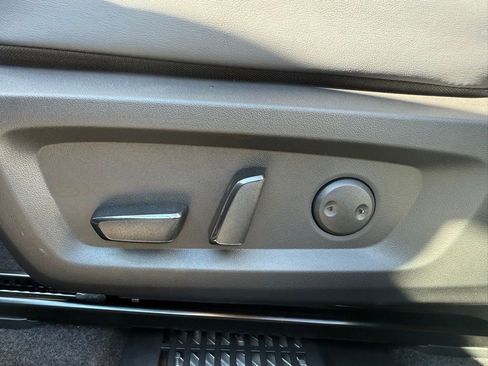 New 2025 Mitsubishi Outlander SE image 21