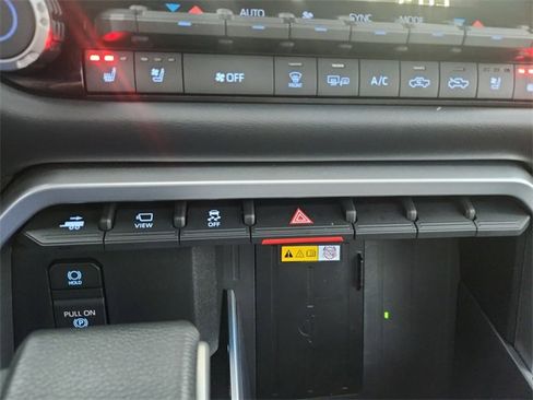 Used 2024 Toyota Tundra Platinum image 23