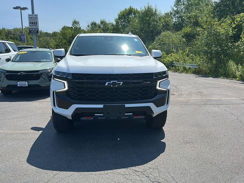 Used 2024 Chevrolet Suburban Z71 w/ Luxury Package AWD/4WD image 6