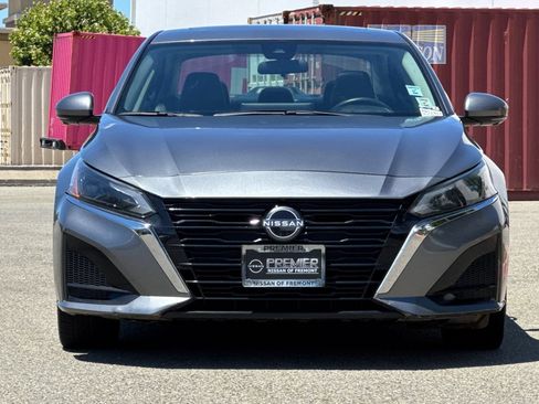 Certified 2023 Nissan Altima 2.5 SL FWD image 9