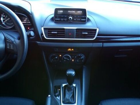 Used 2014 MAZDA MAZDA3 i Sport image 33