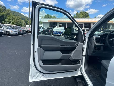 New 2026 Ford F250 XL w/ FX4 Off-Road Package image 16