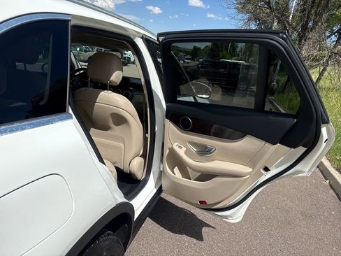 Used 2016 Mercedes-Benz GLC 300 4MATIC image 23
