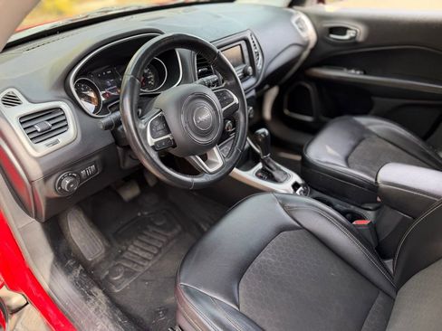 Used 2018 Jeep Compass Latitude FWD image 22