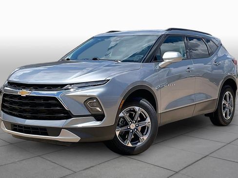 Used 2024 Chevrolet Blazer LT w/ Convenience Package FWD image 3