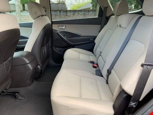 Used 2018 Hyundai Santa Fe SE image 13