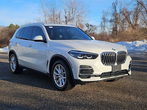Used 2023 BMW X5 xDrive40i w/ Premium Package image 9