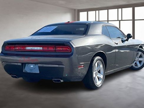 Used 2013 Dodge Challenger SXT Plus image 3