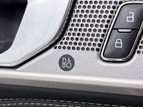 Used 2022 Ford Explorer Limited image 7