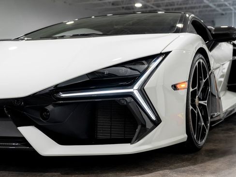 Used 2025 Lamborghini Revuelto AWD/4WD image 19