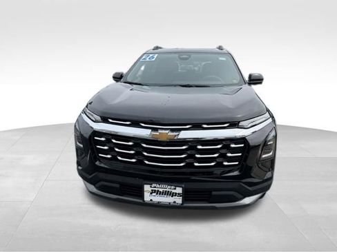 Used 2026 Chevrolet Equinox LT FWD image 2
