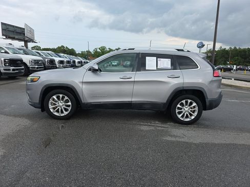 Used 2019 Jeep Cherokee Latitude w/ Popular Appearance Group FWD image 4