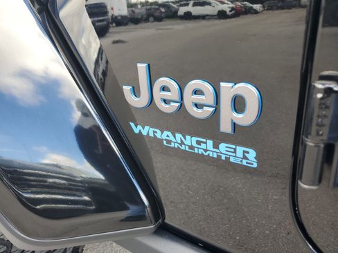 Used 2022 Jeep Wrangler Unlimited Rubicon 4xe w/ Steel Bumper Group image 31