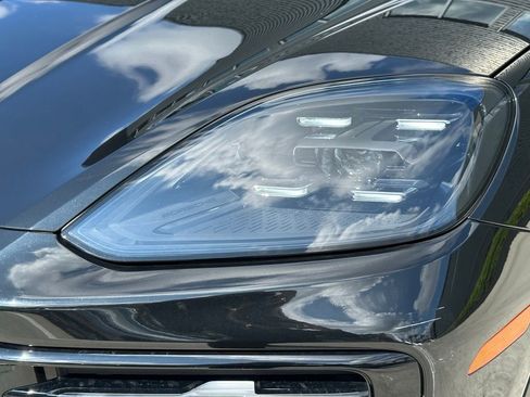 Used 2024 Porsche Cayenne image 13
