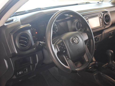 Used 2017 Toyota Tacoma SR AWD/4WD image 48