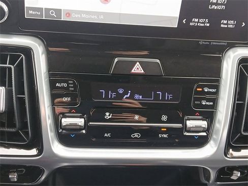 Certified 2023 Kia Sorento SX image 19