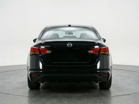 Used 2025 Nissan Altima 2.5 SV image 7