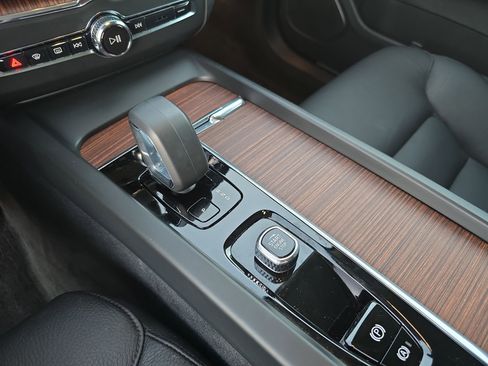 Used 2023 Volvo XC60 B5 Plus w/ Climate Package image 24