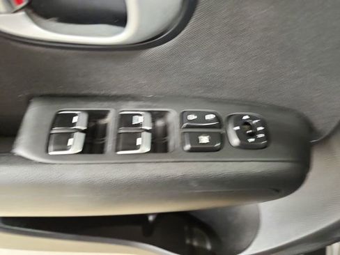 Certified 2018 Kia Soul Base w/ Convenience Package image 16