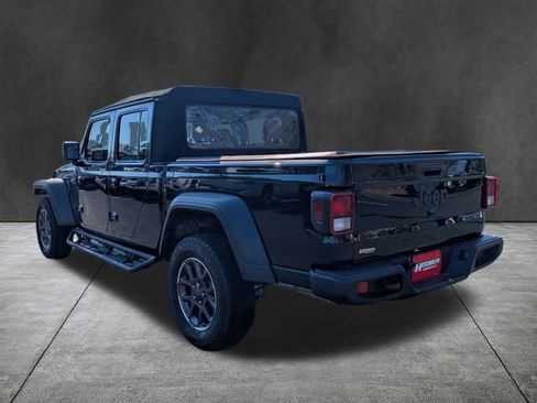 Used 2024 Jeep Gladiator Sport image 6