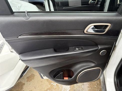 Used 2014 Jeep Grand Cherokee Summit image 14