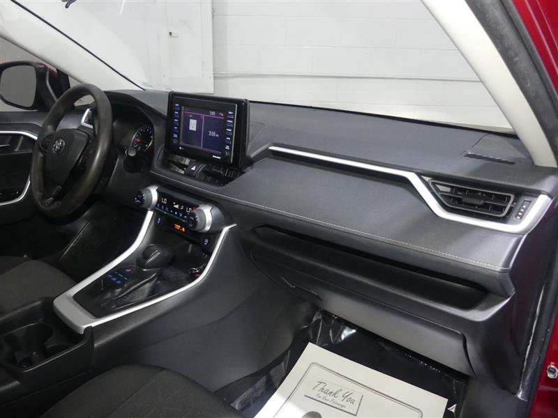 Used 2021 Toyota RAV4 XLE AWD/4WD image 24