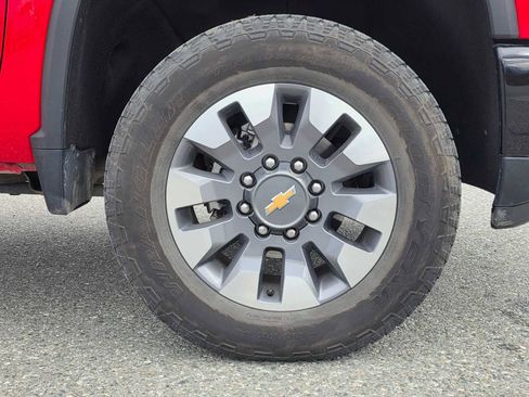 Used 2024 Chevrolet Silverado 2500 Custom w/ Custom Value Package AWD/4WD image 9