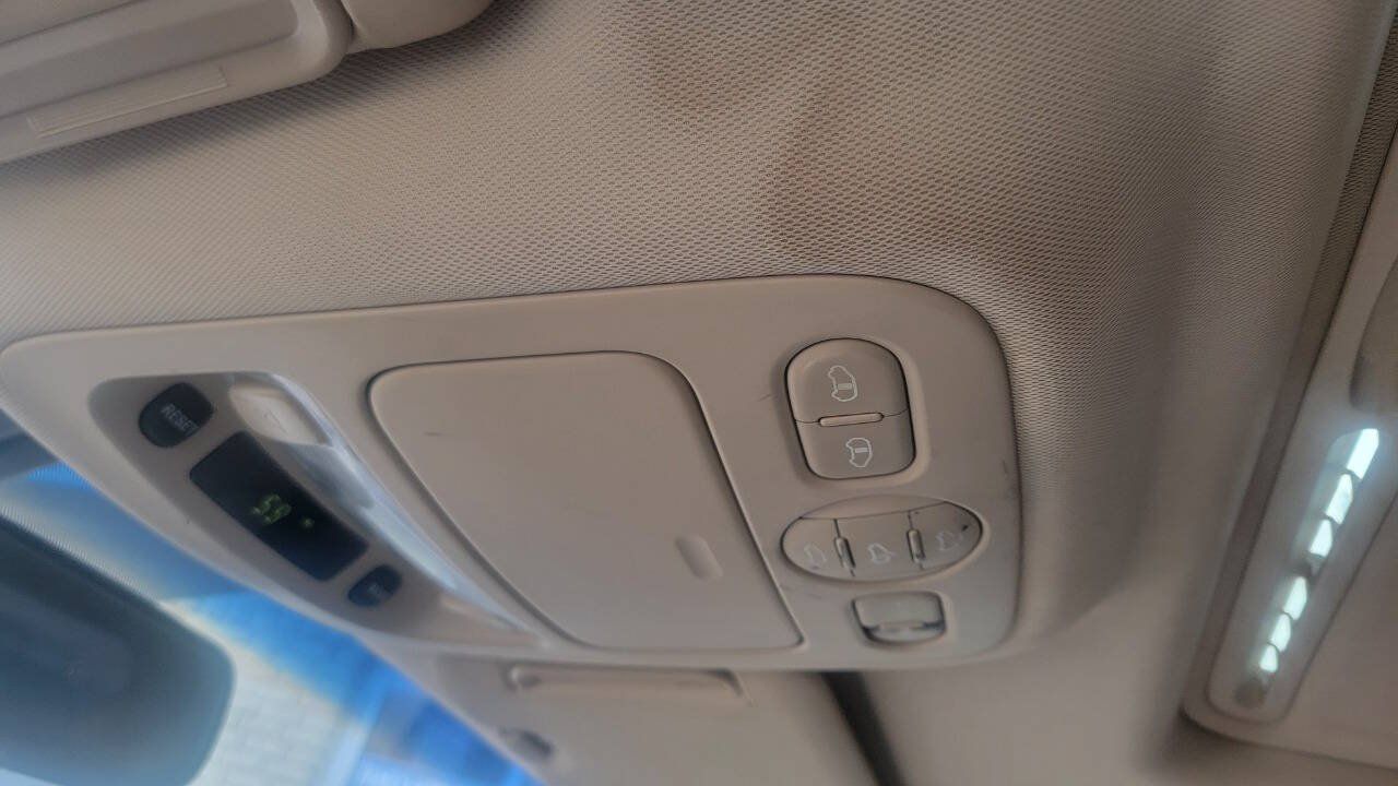 Used 2012 Kia Sedona EX w/ Luxury Pkg FWD image 13