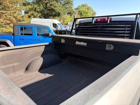 Used 2017 RAM 2500 Tradesman w/ Chrome Appearance Group AWD/4WD image 7