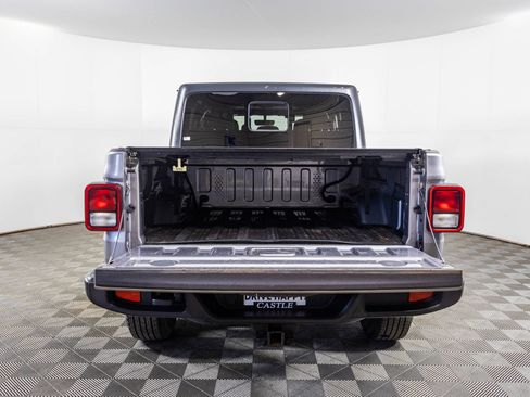 Used 2020 Jeep Gladiator Overland AWD/4WD image 40