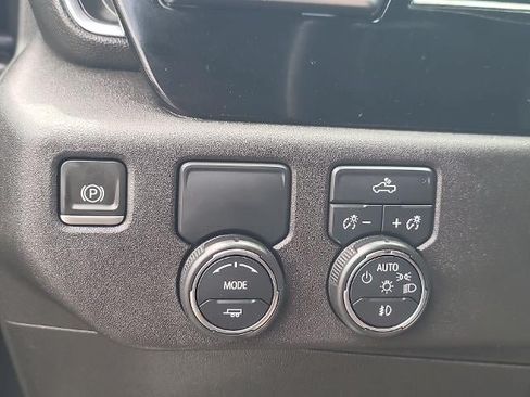 Used 2022 Chevrolet Silverado 1500 RST RWD image 17
