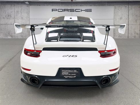 Certified 2018 Porsche 911 GT2 RS RWD image 10