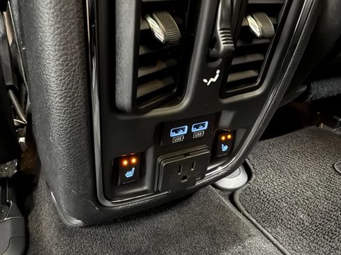 Used 2014 Jeep Grand Cherokee Summit image 21