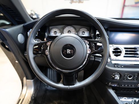 Used 2020 Rolls-Royce Dawn image 63